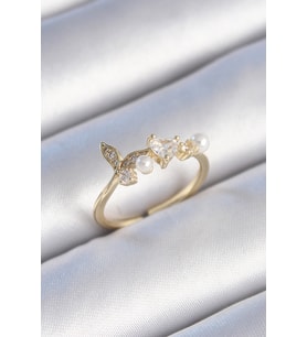 Pirinç Gold Renk Zirkon Taşlı Kalp Yaprak Model İnci Detay Kadın Yüzük (Altın)