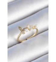 Pirinç Gold Renk Zirkon Taşlı Kalp Yaprak Model İnci Detay Kadın Yüzük (Altın)