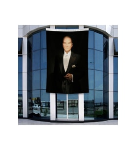 Asil Duruşlu Atatürk Poster Bayrak Raşel Kumal 4x6 metre ATA79