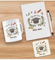 BK Gift Kişiye Özel İsimli Öğretmenler Günü Tasarımlı Beyaz Defter, Tükenmez Kalem, Kupa ve Bardak Altlığı Hediye Seti- 17, Öğretmene Hediye, Öğretmenler Günü
