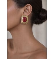 Kırmızı Kare Plaka Vintage Zara Model Çelik Küpe (Gold)