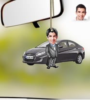 BK Gift Kişiye Özel Erkek Hyundai Accent Karikatürlü Ahşap Plakalı Araba Dikiz Ayna Süsü-1 , Arkadaşa Hediye, Sevgiliye Hediye, Araba Hediyesi (Beyaz)