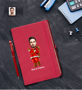 Kişiye Özel Yılbaşı Erkek Karikatürlü Kırmızı Defter Kalem Hediye Seti Model-14