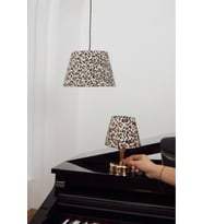 Leopar Desenli İpek Saten Parlak Gold Ayaklı Tasarım Kablosuz Gece Masa Lambası (Kahverengi)