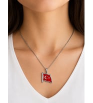 Türk Bayrağı Ay Yıldız Tasarımlı Kırmızı Gümüş Renk Kolye Hediye