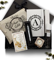Kişiye Özel Kanvas Makyaj Çantası & Defter & Avon Kadın Parfüm & Anahtarlık & Mum & Kalem Hediye Seti