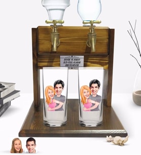 BK Gift Kişiye Özel Sevgililer Tasarımlı İkili Rakı Bardağı ve Çift Musluklu Doğal Ahşap Rakı Standı-86 (Model 1)