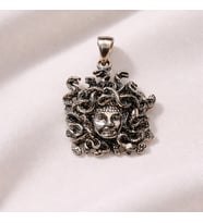 Gümüş Medusa Kolye Ucu 925 Ayar Gümüş Medusa Figürlü Unisex Kolye Ucu