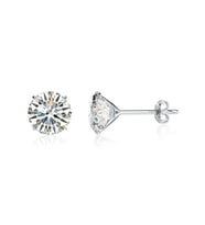 Diamond Serisi Tektaş Aşk Stylish/Night Gümüş Kadın Küpe 7 MM (Beyaz)