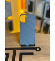 iPhone 15 Uyumlu Kaymaz Tırtıklı Dokulu Mat Kılıf (Gri)