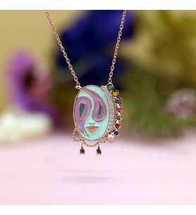 Beyaz Taşlı Renkli Mineli Sallantılı Maske Gümüş Kolye