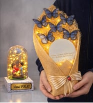 Kişiye Özel Işıklı Fanus ve Aynalı Led Işıklı Mavi Kelebek Buketi – Romantik Hediye Seti (Model 1)