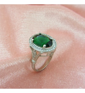 925 Ayar Gümüş Oval Zümrüt Yeşili Zircon Tektaş Yüzük