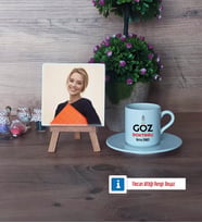 Göz Doktoru Fotoğraflı Dekoratif Taş, Ahşap Altlıklı Türk Kahvesi Fincanı Hediye Tıp Bayramı Hediyesi (Model 2)