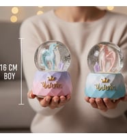 Unicorn Temalı Işıklı Müzikli Püskürtmeli Büyük Boy Kar Küresi – 16 x 12 cm (Karışık)