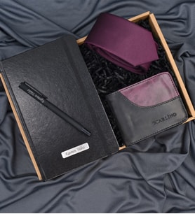 Kişiye Özel Siyah Defter& Siyah Roller Kalem& Bordo Renk Detaylı Erkek Cüzdanı& Bordo Kravat Hediye Seti