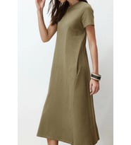 Moda Stil Relaxed Bisiklet Yaka Midi Boy Cepli Premium A-Line Örme Elbise (Haki)