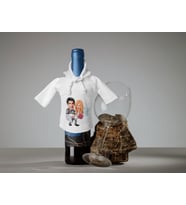 BK Gift Kişiye Özel Sevgililer Karikatürlü Mini Beyaz İçki Şişesi Tişörtü , Ev Bar Dekoru, Viski, Şarap, Votka, Rakı Şişesi Tişörtü, Ev Barı-7