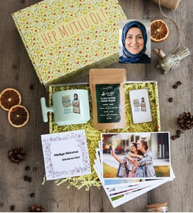 Kişiye Özel Karikatürlü Best Mom Ever Anneye Hediye Hediye Kutusu - Kişiye Özel T Pastel Kupa, Filtre Kahve, Çakmak, Fotoğraf 10 Adet Anneler Günü Hediyesi