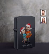 Kişiye Özel Yılbaşı Sevgili Karikatürlü UV Baskılı Siyah Benzinli Çakmak Model-7