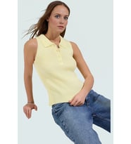 Regular Fit Akrilik Triko Bluz Polo Yaka Kolsuz Rahat Ve Şık Görünüm