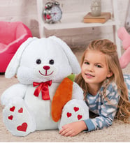 80  cm Elinde Havuç Tutan Tavşan (Beyaz)