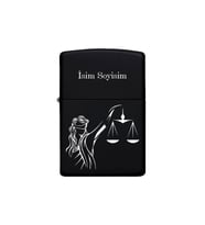 Adalet Terazisi Desenli Kişiye Özel İsimli Zippo Model Çakmak Benzinli Siyah Metal  Çakmak
