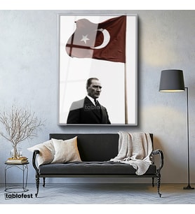 Gümüş Renk Metal Çerçeveli Tamperli Cam Tablo Atatürk ve Dalgalanan Türk Bayrağı Atatürk Tablosu Duvar Dekoru