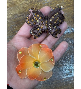 7X7 CM 2 ADET BROŞ TURUNCU ÇİÇEK BROŞ KAHVERENGİ KELEBEK YAKA İĞNESİ TÜRBAN İĞNESİ