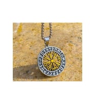 Viking Nordik Vegvisir İşlemeli Runik Sembollü 316L Paslanmaz Çelik Kolye Gold (Gümüş)
