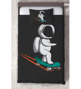 MEKTA HOME BEBEK VE ÇOCUK ODASI Kaykaylı Astronot Desenli Yatak Örtüsü