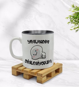 Bk Gift Yıkılmadım Dinleniyorum Tasarımlı İçi Siyah Renkli Kupa Bardak Model 1