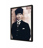 Tablosan Kalpaklı Atatürk Çerçeveli Cam Tablo