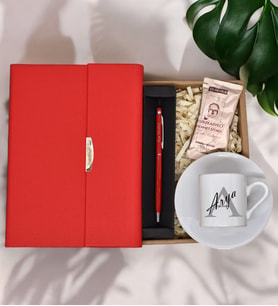 Kişiye Özel Kırmızı Lüks Termo Deri Defter& Kırmızı Touch Pen& Harf Baskılı Fincan& Tek İçimlik Türk Kahvesi Hediye Seti