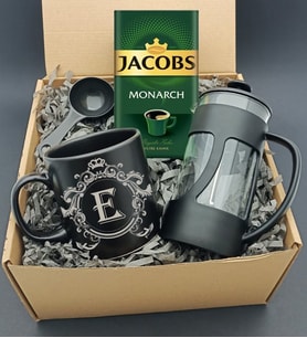 Kişiye Özel Taçlı Gümüş Baş Harf Baskılı Siyah Kupa & French Press &  Jacobs Filtre Kahve Hediye Seti