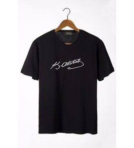 Erkek Siyah Önü Atatürk İmza Baskılı Bisiklet Yaka Oversize T-Shirt 22Y-3400762-55