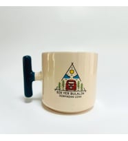 Bir Yer Bulalım Dünyadan Uzak Baskılı Mavi Kulplu T Kupa (Beyaz)