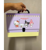 Gıpta Hello Kitty And Friends Kız Çocuk Saplı Kilitli Evrak ve Proje Çantası – Lila