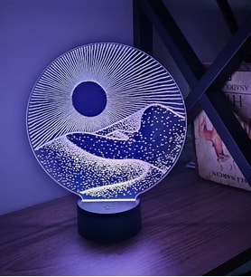 Gün batımı RGB LED Gece Lambası – 16 Renkli Pleksi Masa Lambası (Adaptörlü)