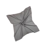 Mısırlı Eşarpları Queen Krep Düz Renk Eşarp 110x110 Cm (Açık Gri)