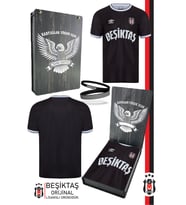 Beşiktaş Orijinal Lisanslı Nostalji Siyah Çocuk Forma + Bileklik Set Hediyelik Ahşap Kutulu (Siyah - Gümüş)