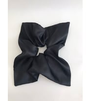 Siyah Saten Kare Scrunchie Saç Tokası