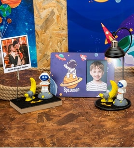 Astronot Tasarımlı Masaüstü Notluk Çerçeve ve Led Işıklı Masa Lambası