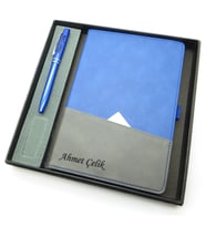 Signator® Codex  N189 Kişiye Özel Defterli Set - İsme Özel Mavi Kalem + İsme Özel Mavi Defter  İsme Özel Kutusunda Hediyelik Set (Karışık)