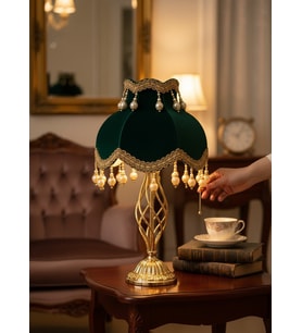 Hürrem Yeşili Kadife Gold İşlemeli Başlık Metal Gold Renk Ayaklı Klasik Vintage Abajur 50x30cm
