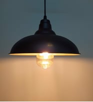RİOLİGHT RETRO TEKLİ METAL SARKIT AVİZE (Siyah)