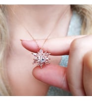 Vaoov 925 Ayar Gümüş Beyaz Taşlı Lotus Kolye (Rose)