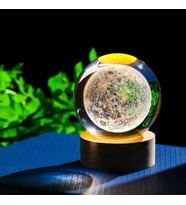 Wolawood Kristal Cam Kar Küresi 3D Işıklı LED Lamba USB Kablolu Ahşap Standlı Özel Gün Işığı Dekoratif Hediyelik Konsept Masaüstü Aksesuar Şık Zarif Süs Biblo Dekor Top Özel Üretim Premium Ay Küre Seti