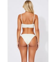 Kadın Bikini Takımı Bralette Üst Kapsız Askılı Dokulu Slip Alt Bağlama Detaylı Normal Bel Şık