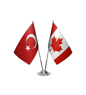Kanada İkili Masa Bayrağı